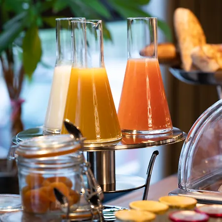 Les Deux Girafes Szálloda 4*