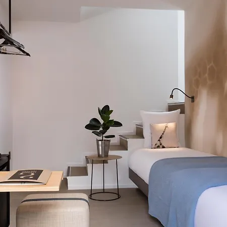 Les Deux Girafes Paris