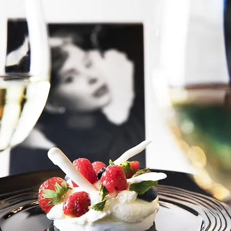 Les Deux Girafes Hotel 4*