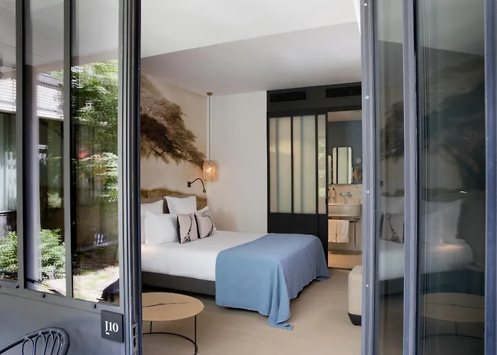 Les Deux Girafes Hotel 4*